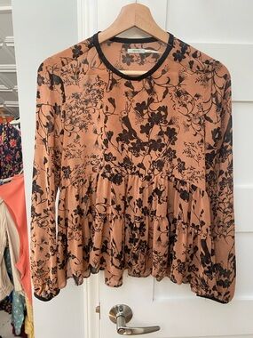 Kimchi Blu Urban Outfitters babydoll lightweight blouse from